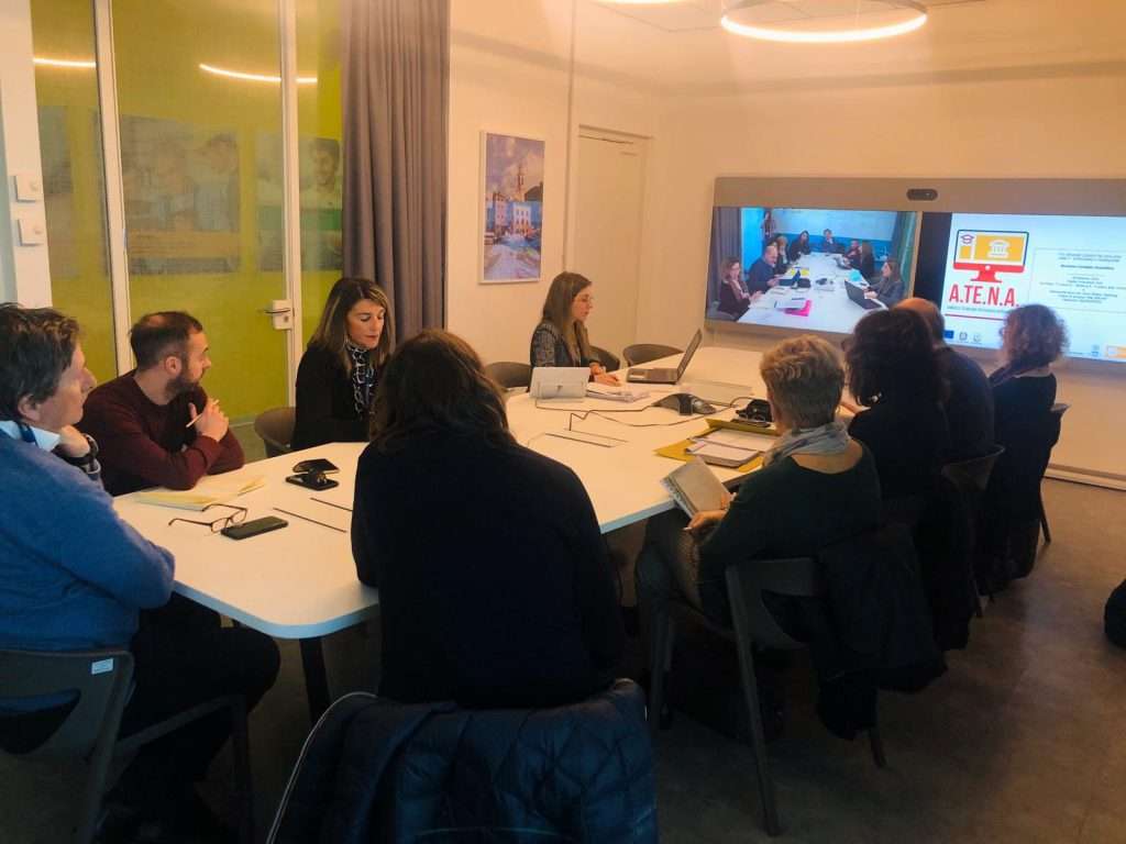 Docenti in riunione durante la presentazione del progetto A.TE.N.A. con videoconferenza.