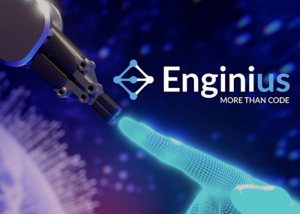 Immagine tecnologica con un braccio robotico che tocca una mano digitale, accompagnata dal logo Enginius e lo slogan “More than code”.