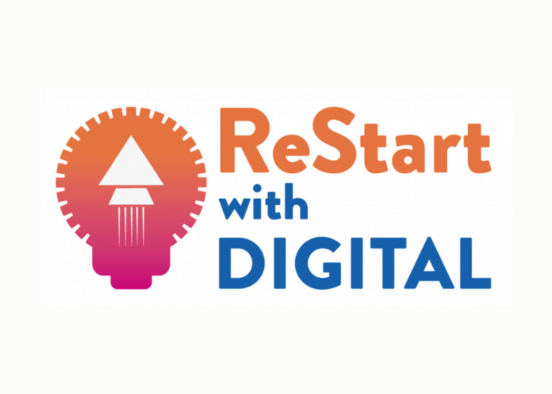 Logo “ReStart with Digital” con icona di lampadina stilizzata su sfondo chiaro.