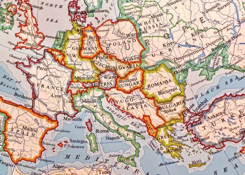 Cartina geografica dell’Europa con confini e nomi dei Paesi.